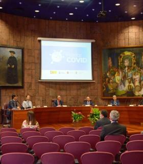 El presidente de Canarias presenta en La Gomera el proyecto piloto de la app ‘Radar COVID’, una “herramienta para cuidarnos más y cuidar a los demás” · foto 2