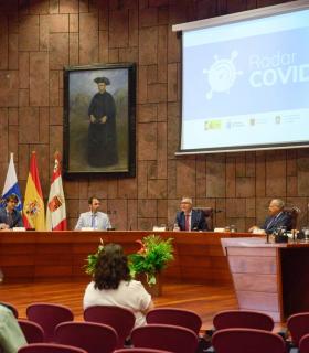 El presidente de Canarias presenta en La Gomera el proyecto piloto de la app ‘Radar COVID’, una “herramienta para cuidarnos más y cuidar a los demás” · foto 1