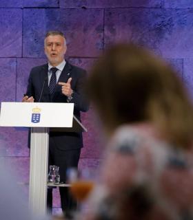 Ángel Víctor Torres hace balance de un año “complejo” en el que han sido clave el compromiso de la ciudadanía y la unidad de acción de las instituciones · foto 2