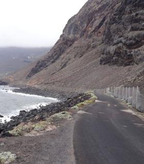 Autorizada la inversión de 5,4 millones de euros para licitar la obra del falso túnel de Pie de Bascos, en El Hierro · foto 2