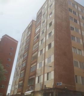 Bomberos de Tenerife extingue un incendio en la cocina de una vivienda en Santa Cruz de Tenerife · foto 1