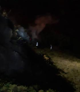Bomberos de Tenerife rescata a una mujer tras sufrir un accidente de tráfico en La Matanza · foto 1