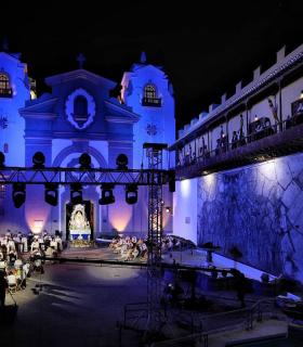 Candelaria: La Ofrenda a la Patrona de Canarias mantiene su esencia: tradición, música e ilusión · foto 3
