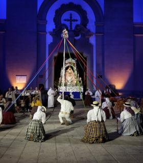 Candelaria: La Ofrenda a la Patrona de Canarias mantiene su esencia: tradición, música e ilusión · foto 1