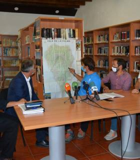 Ocho medios aéreos y más de 400 efectivos intervienen en el dispositivo de extinción del incendio forestal de La Palma · foto 2