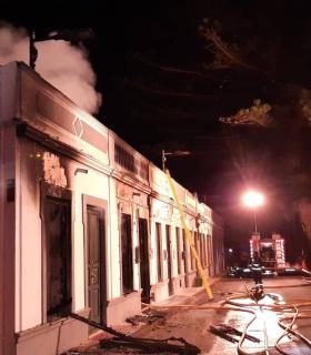 Bomberos de Tenerife extingue un incendio en una casa terrera del Puerto de la Cruz · foto 4