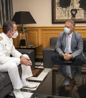 El presidente de Canarias mantiene sendos encuentros con el almirante del Mando Naval de Canarias y con el jefe del Mando Aéreo de Canarias · foto 2