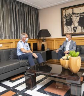 El presidente de Canarias mantiene sendos encuentros con el almirante del Mando Naval de Canarias y con el jefe del Mando Aéreo de Canarias · foto 1