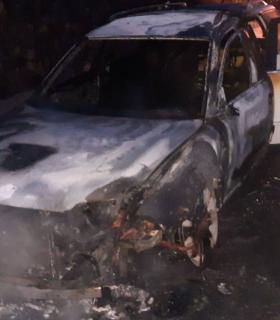 Bomberos de Tenerife extingue el incendio de un vehículo en Icod de Los Vinos · foto 1