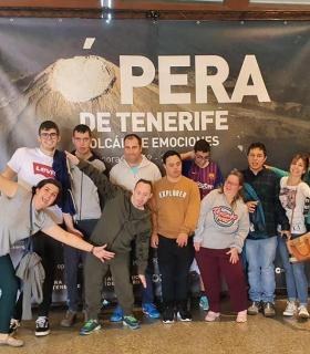 El Ayuntamiento de Santa Cruz de Tenerife cede a 120 usuarios de ACTIVOZ el local de la ludoteca de Añaza · foto 1