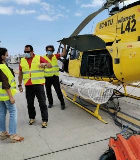 La tecnología de los helicópteros contraincedios del Cabildo de Tenerife , única en Canarias, ayuda en la toma de decisiones · foto 1