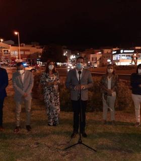 Telde ilumina desde hoy la escultura que rinde homenaje al Juego del Garrote Canario · foto 5