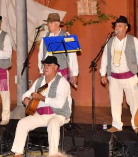 Las parrandas de la Escuela Municipal de Folclore y Taror ‘inauguran’ los encuentros culturales de la Casa Condal · foto 1