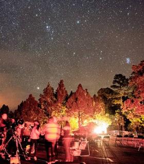La Palma apaga la luz en 14 lugares emblemáticos de la isla para concienciar sobre la protección del cielo · foto 5