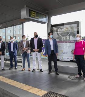 El tranvía de Tenerife se suma a la campaña para concienciar sobre la prevención del cáncer de mama · foto 2
