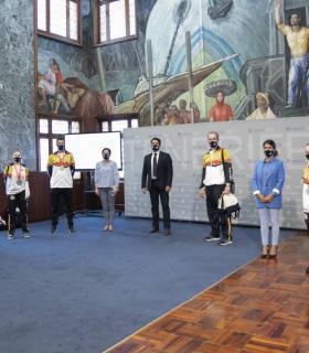 Santa Cruz de Tenerife: Pedro Martín recibe a los medallistas del Campeonato del Mundo de Taekwondo · foto 2