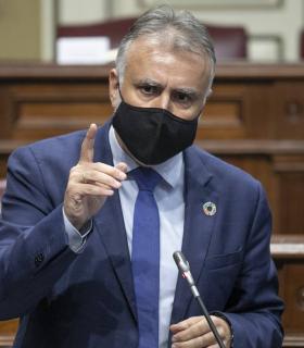 El presidente de Canarias anuncia que el Gobierno central ampliará la vigencia de la ZEC y la RIC con un real decreto ley · foto 2
