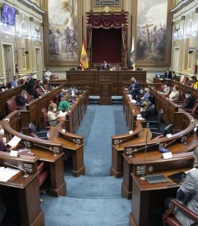 El presidente de Canarias anuncia que el Gobierno central ampliará la vigencia de la ZEC y la RIC con un real decreto ley · foto 3