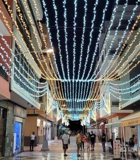 Arona enciende sus luces de Navidad con 1.690 adornos repartidos en 28 barrios del municipio · foto 6
