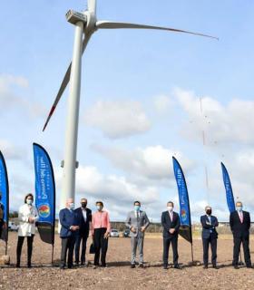 La Compañía Loro Parque inaugura un gran aerogenerador de 4 MW en el Parque Eólico de Salinetas · foto 1
