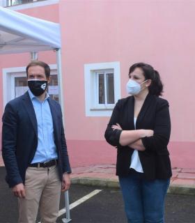 Carmen Cisnero Pastor, usuaria del Centro Residencial Nina Jaubert, de 95 años, ha sido la primera persona de La Palma en recibir la vacuna contra la COVID-19 · foto 2