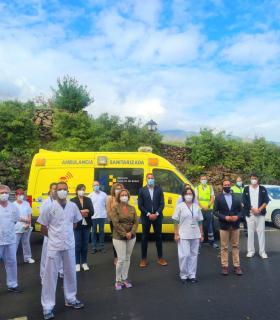 Carmen Cisnero Pastor, usuaria del Centro Residencial Nina Jaubert, de 95 años, ha sido la primera persona de La Palma en recibir la vacuna contra la COVID-19 · foto 3