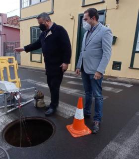 El Ayuntamiento de Tacoronte desbloquea después de una década la conexión a la fibra óptica a más de 1.500 vecinos · foto 2