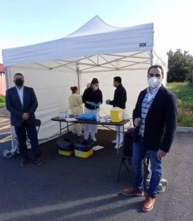 Más de 600 tacoronteros reciben la vacuna contra la Covid, 300 de ellos en el dispositivo activado este jueves en el Pabellón · foto 4