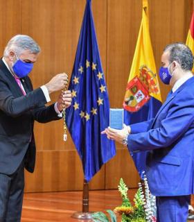 En su toma de posesión, el Rector Lluís Serra apela a la unidad de la comunidad universitaria · foto 10