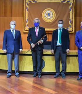En su toma de posesión, el Rector Lluís Serra apela a la unidad de la comunidad universitaria · foto 8