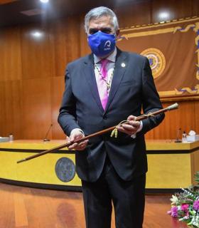 En su toma de posesión, el Rector Lluís Serra apela a la unidad de la comunidad universitaria · foto 7