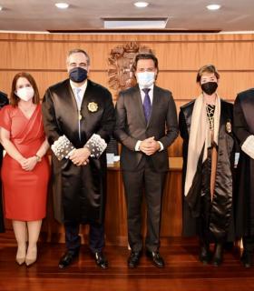 José Manuel Niederleytner toma posesión como decano del Colegio de Abogados de Santa Cruz de Tenerife junto a su nueva Junta de Gobierno · foto 1