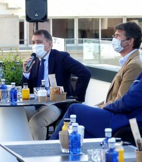Santa Cruz de Tenerife lidera oportunidades de trabajo para impulsar el puerto y el sector hotelero · foto 1