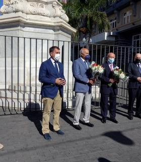 4 placas recuerdan desde hoy las históricas sedes del CD Tenerife en Santa Cruz de Tenerife · foto 2
