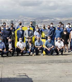 El Club Voleibol Guaguas brinda su reciente título de la Superliga a Guaguas Municipales · foto 1