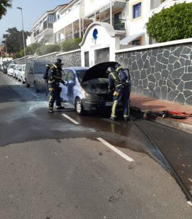 Bomberos de Tenerife sofoca un incendio en el sótano de un hotel en Adeje · foto 2