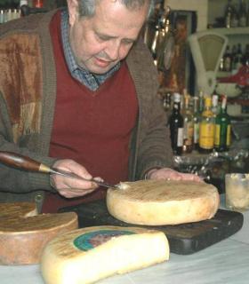 Santa María de Guía lamenta la pérdida de Santiago Gil Romero, impulsor de la puesta en valor del Queso de Flor de Guía · foto 2