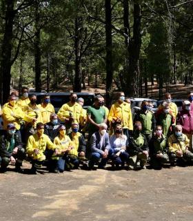 El Hierro inicia la campaña de mayor riesgo contra incendios forestales apelando al apoyo de la ciudadanía · foto 1