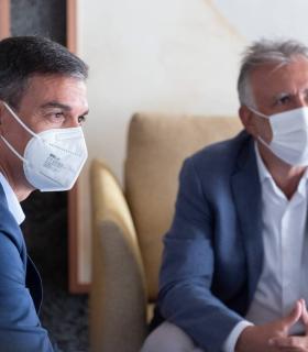 Los presidentes Ángel Víctor Torres y Pedro Sánchez  se reúnen en Lanzarote para analizar distintas cuestiones de la agenda de Canarias con el Estado · foto 3