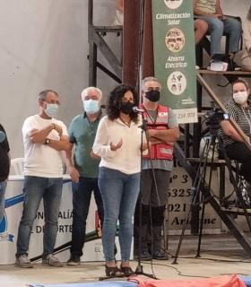 Encuentro en el Terrero de Lucha Federico Simón con los vecinos para informarles sobre la alerta por riesgo volcánico · foto 3