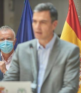 Torres subraya que el Gobierno de Canarias ya ha destinado 40 millones de euros a atender la emergencia por el volcán de La Palma · foto 2