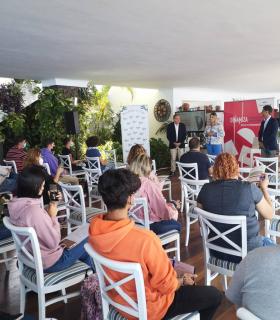 El Programa Dinamiza Empleo y Emprendimiento de Fundación CajaCanarias llega a El Hierro · foto 3