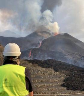 Cincuenta años de la erupción del Teneguía: “Los científicos dormían en sacos al lado del volcán” · foto 1