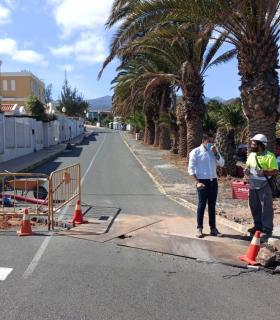 Héctor Suárez visita las obras de despliegue de fibra óptica en la urbanización Ojos de Garza · foto 3