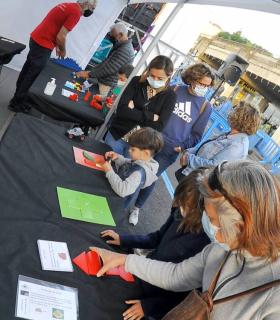 La XVIII Feria de la Ciencia y el VII el Paseo Canino, animaron este domingo el centro de La Orotava · foto 20