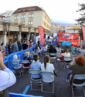 La XVIII Feria de la Ciencia y el VII el Paseo Canino, animaron este domingo el centro de La Orotava · foto 8