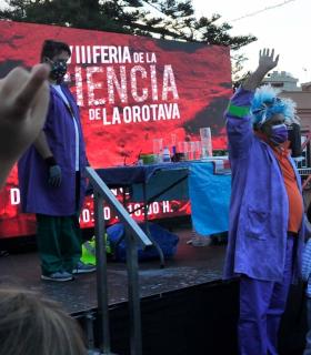 La XVIII Feria de la Ciencia y el VII el Paseo Canino, animaron este domingo el centro de La Orotava · foto 19
