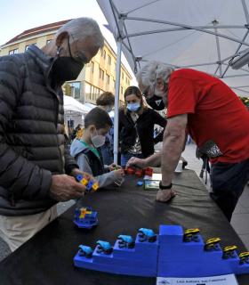 La XVIII Feria de la Ciencia y el VII el Paseo Canino, animaron este domingo el centro de La Orotava · foto 9