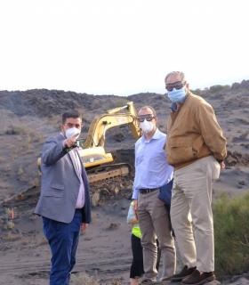 El Cabildo de La Palma destaca la celeridad del Gobierno canario en iniciar la obra para conectar Puertos Naos y Las Manchas · foto 1
