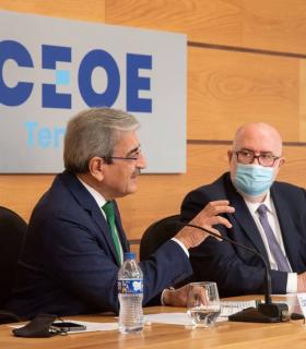 Rodríguez apela a mantener la guardia alta contra la pandemia para evitar que comprometa la recuperación económica · foto 1
